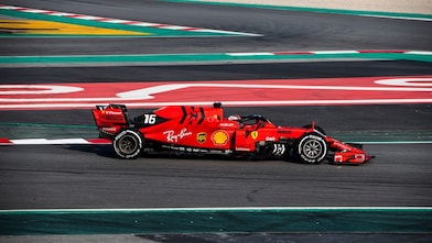 Formule1 Ferrari en 2016 franchissant la ligne d'arrivée