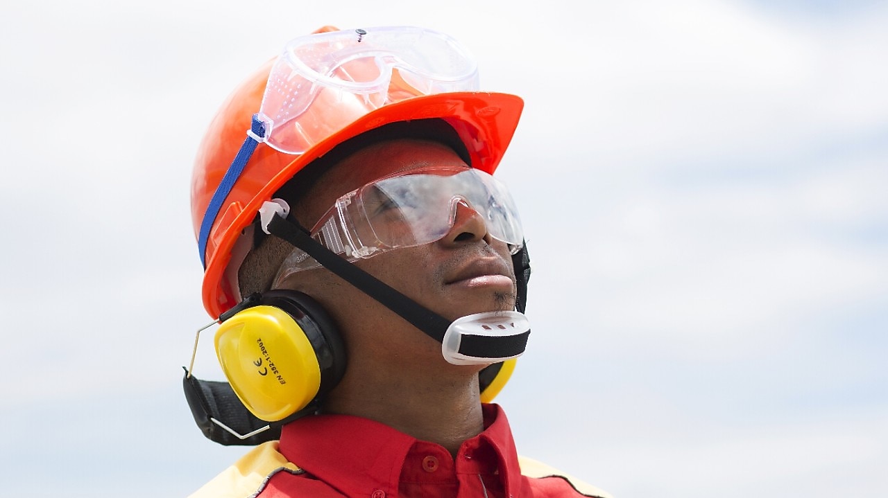 Employé d'une usine GTL