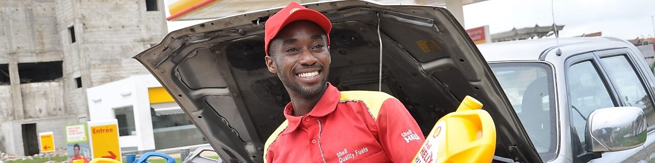 woman with oil and assistant