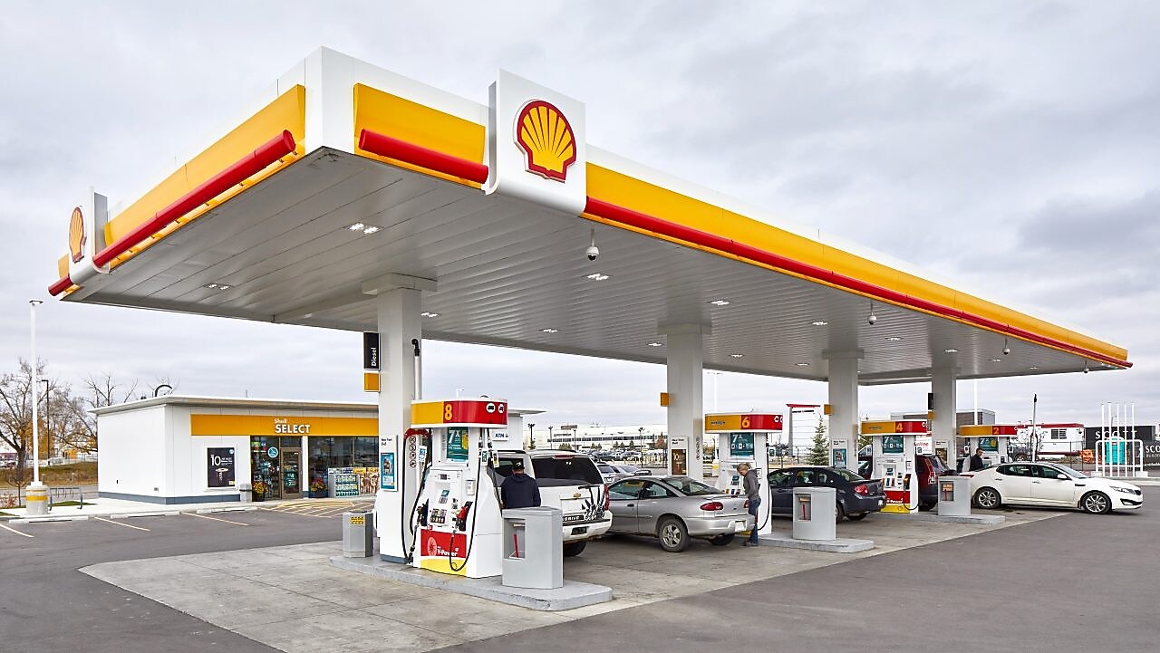 Station-service Shell en journée