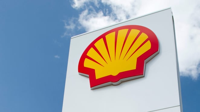 woman at the Shell Station