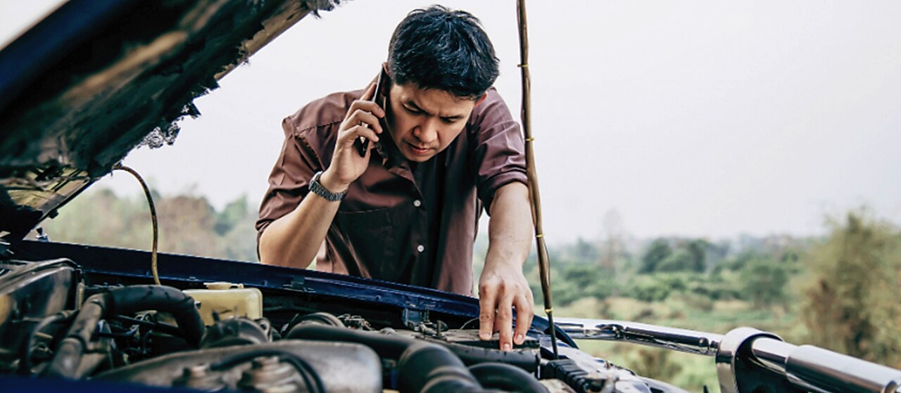 Rien de plus frustrant qu’une voiture qui refuse de démarrer. Que ce soit à cause d’une batterie à plat ou d’un autre souci, pas de panique : il existe plusieurs astuces pour repartir sans attendre.